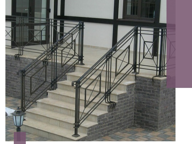 Перила для крыльца в Великом Устюге — монтаж, изготовление и установка