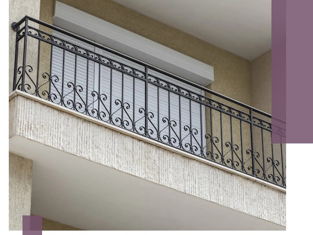 Балконные ограждения из металла и стекла в Великом Устюге для домов