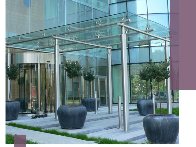 Навесы из стекла на заказ в Великом Устюге — монтаж и установка