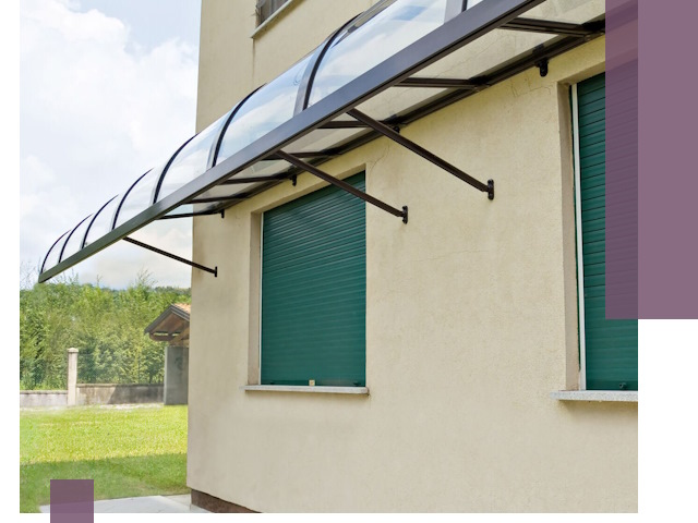 Козырьки над окнами в Великом Устюге — изготовление и монтаж по выгоде