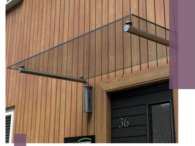 Стеклянные козырьки на входы и фасады в Великом Устюге