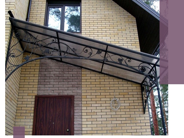 Односкатные козырьки из металла под ключ в Великом Устюге